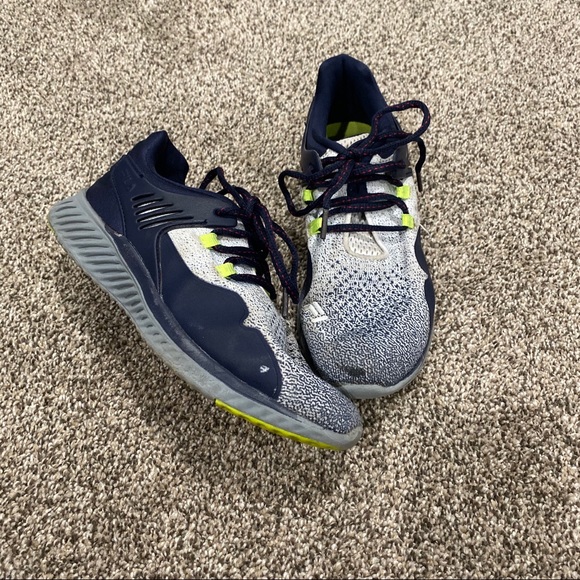 boys size 3 tennis shoes